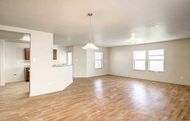 3-bedroom rental at 8926 Gerald Ohara in San Antonio, TX — photo 5