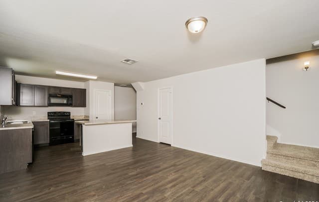 3-bedroom rental at 5019 Jade Crossing in San Antonio, TX — photo 5