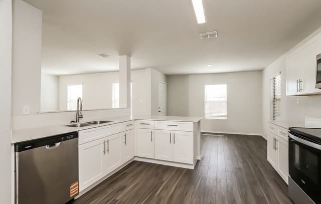 4-bedroom rental at 1415 Durango Run in San Antonio, TX — photo 5