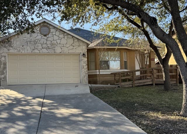 3-bedroom rental at 7315 Northallerton in Converse, TX — photo 2