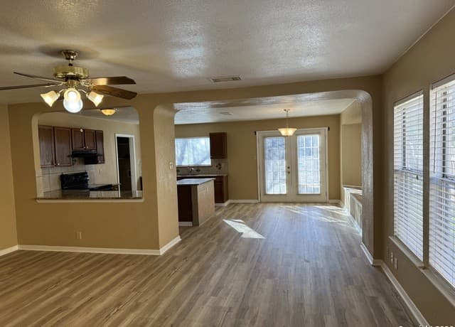 3-bedroom rental at 7315 Northallerton in Converse, TX — photo 5