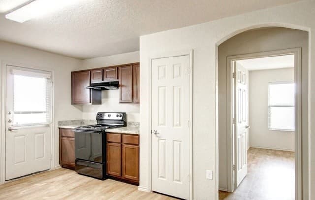 3-bedroom rental at 7527 Spanish Dagger in San Antonio, TX — photo 4