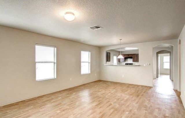 3-bedroom rental at 7527 Spanish Dagger in San Antonio, TX — photo 5