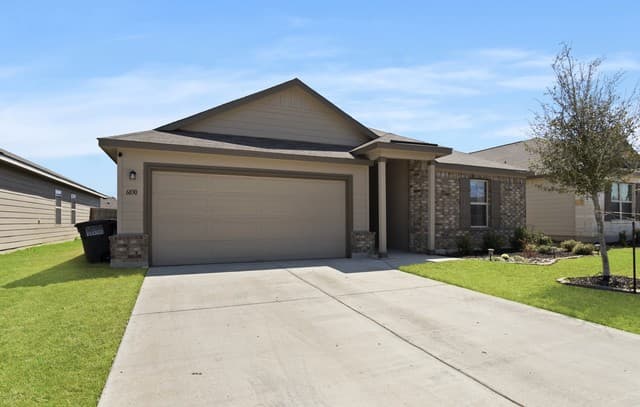 3-bedroom rental at 6830 Diamond in San Antonio TX