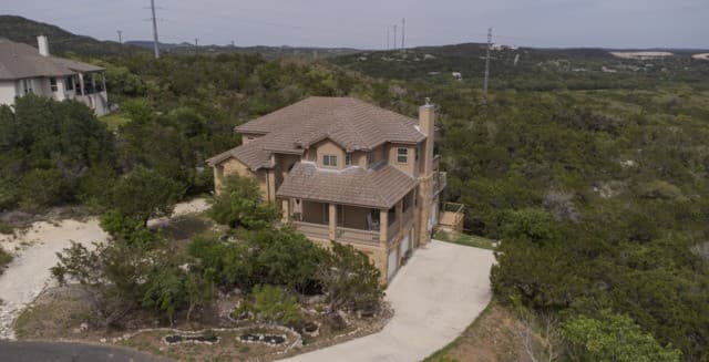 7-bedroom rental at 12307 Van De Carr in Helotes, TX — photo 4