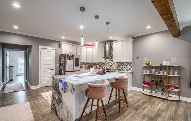 3-bedroom rental at 1002 French Place in San Antonio, TX — photo 2