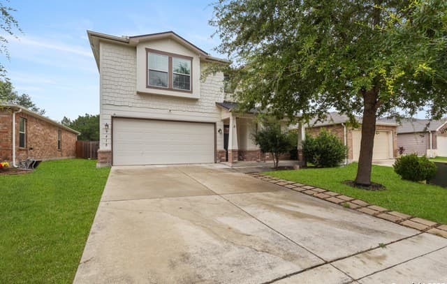 3-bedroom rental at 9418 Madison Crk in Converse TX