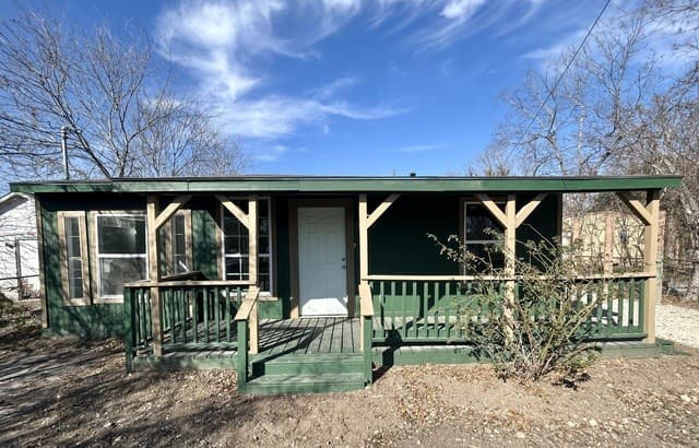 2-bedroom rental at 715 W Gerald in San Antonio TX