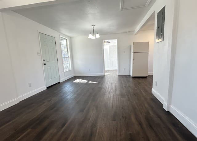 2-bedroom rental at 715 W Gerald in San Antonio, TX — photo 5