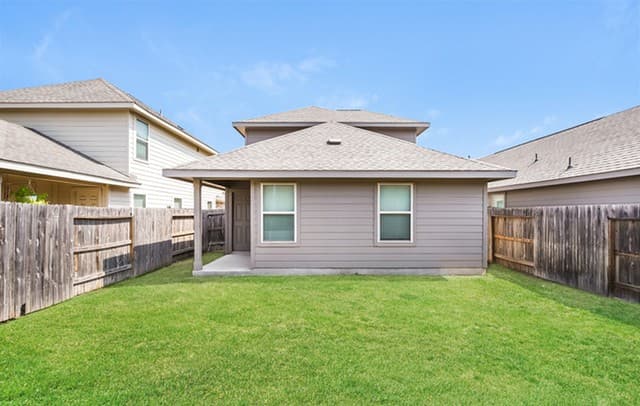 3-bedroom rental at 5322 Freshwater Way in San Antonio, TX — photo 2
