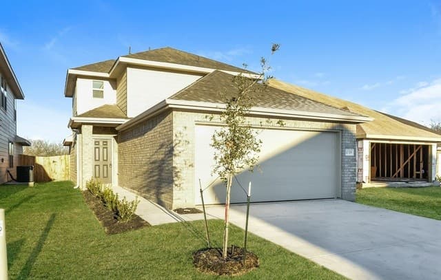 3-bedroom rental at 10319 Clearwater Way in San Antonio, TX — photo 2