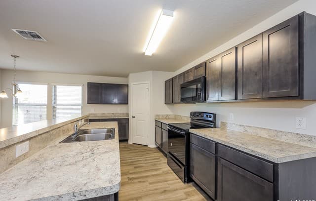 4-bedroom rental at 10432 Green Branch in San Antonio TX