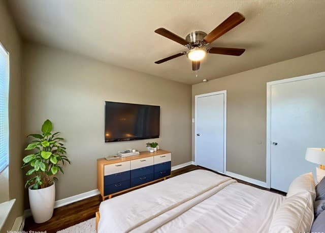 2-bedroom rental at 245 Deerwood Dr in San Antonio, TX — photo 5