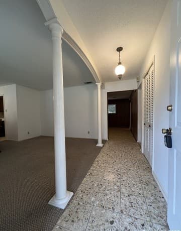 3-bedroom rental at 1735 Donaldson Ave in San Antonio, TX — photo 4