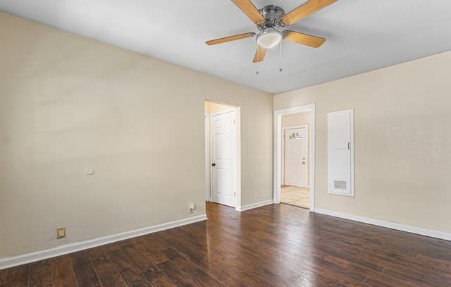 2-bedroom rental at 1119 Fenfield in San Antonio, TX — photo 3