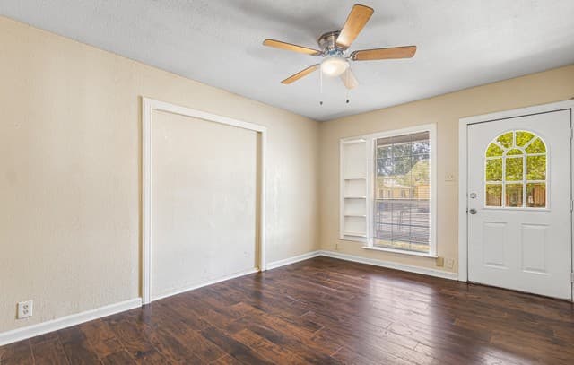 2-bedroom rental at 1119 Fenfield in San Antonio, TX — photo 4