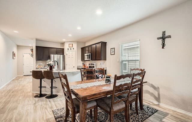 4-bedroom rental at 13039 Heathers Sun in St Hedwig, TX — photo 2