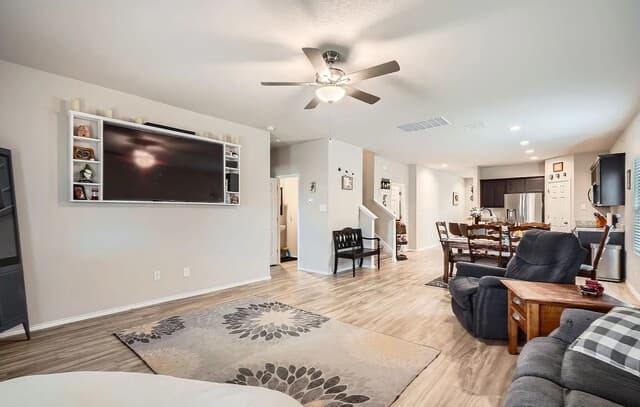 4-bedroom rental at 13039 Heathers Sun in St Hedwig, TX — photo 4