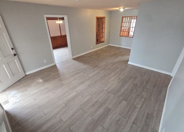 4-bedroom rental at 341 Longview in San Antonio, TX — photo 3