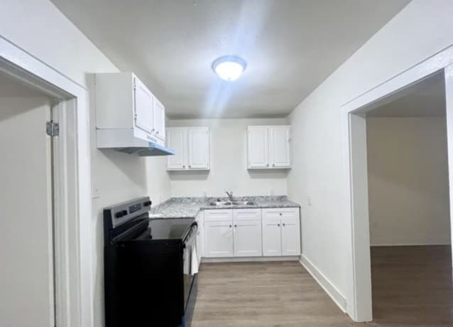 1-bedroom rental at 1826 Texas in San Antonio, TX — photo 5