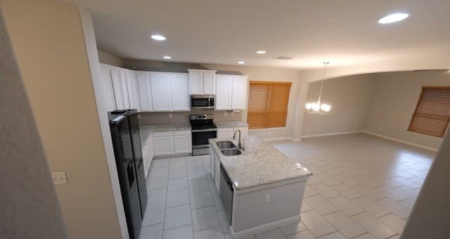 4-bedroom rental at 10335 Midsummer in Converse, TX — photo 2