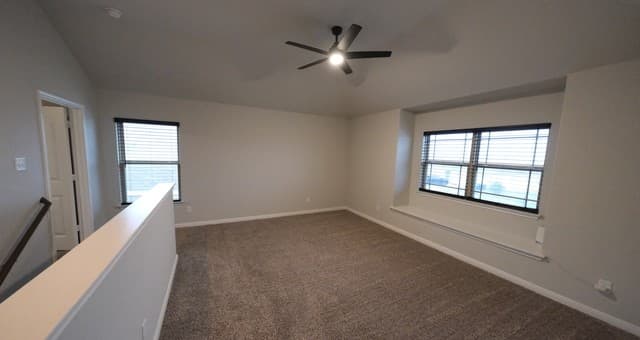 4-bedroom rental at 10335 Midsummer in Converse, TX — photo 3