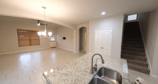 4-bedroom rental at 10335 Midsummer in Converse, TX — photo 5