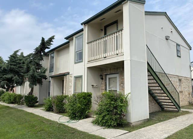 1-bedroom rental at 4949 Hamilton Wolfe Unit 5201 in San Antonio, TX — photo 2
