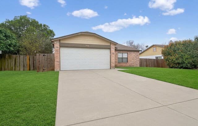3-bedroom rental at 9930 Trendwood in San Antonio, TX — photo 2