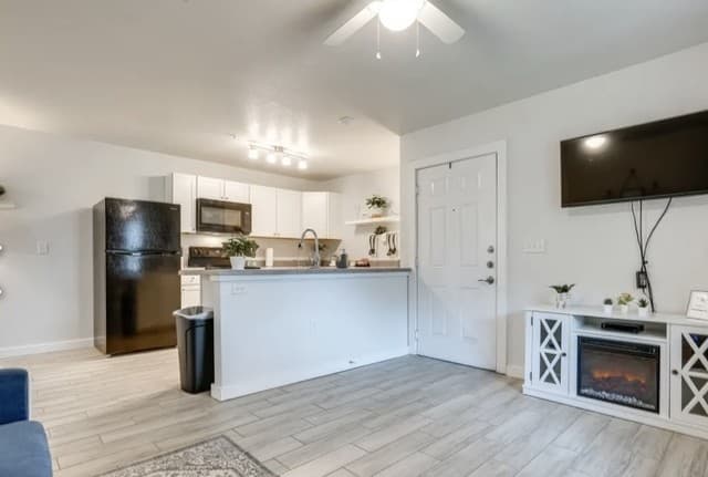 2-bedroom rental at 6423 Melissa Ann Unit 2203 in San Antonio, TX — photo 2