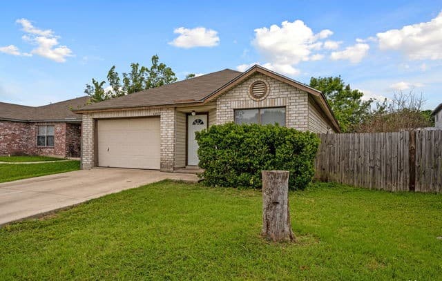 3-bedroom rental at 6802 Canary Meadow Dr in Converse TX