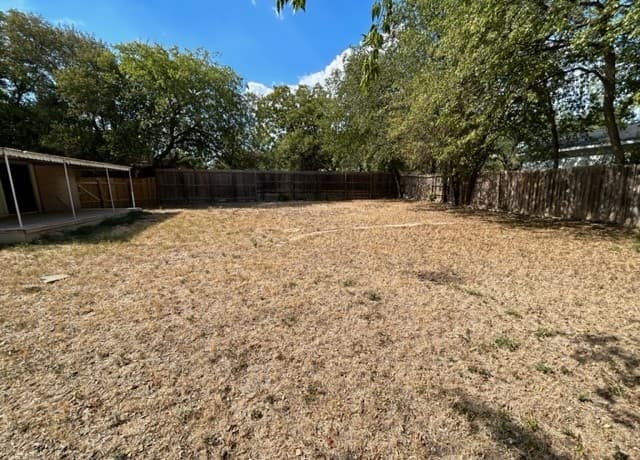 3-bedroom rental at 167 Ave Del Rey in San Antonio, TX — photo 5