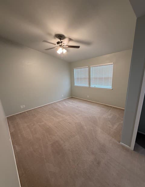 2-bedroom rental at 13606 Dutch Myrtle in San Antonio, TX — photo 4