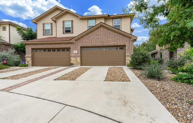 3-bedroom rental at 7106 Faith Way Unit 102 in San Antonio, TX — photo 2