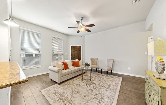 3-bedroom rental at 7106 Faith Way Unit 102 in San Antonio, TX — photo 5