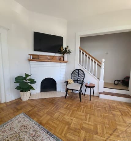 3-bedroom rental at 423 W Magnolia Unit 1 in San Antonio, TX — photo 3