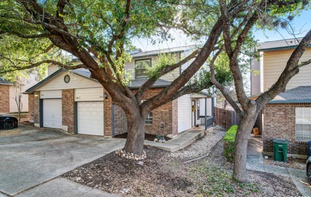 3-bedroom rental at 6062 Bantry Bay in San Antonio, TX — photo 2