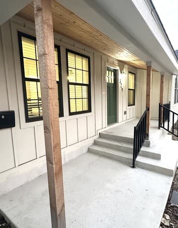 2-bedroom rental at 329 Taft Blvd in San Antonio, TX — photo 2