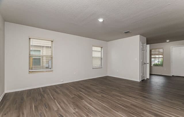 3-bedroom rental at 10726 Goose Way in San Antonio, TX — photo 4