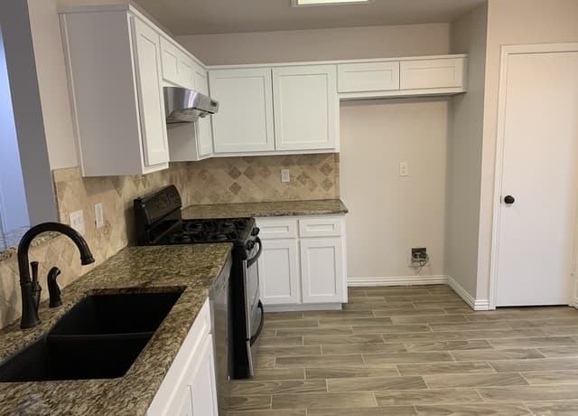 3-bedroom rental at 8631 Quail Whisper in San Antonio, TX — photo 4