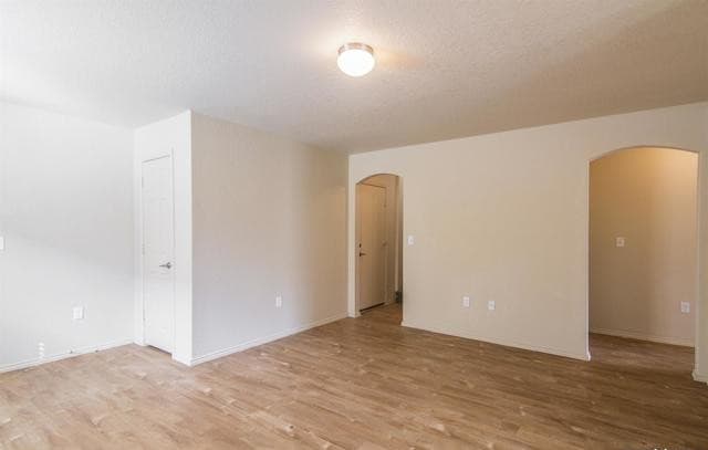 4-bedroom rental at 2222 Fishing Trail in San Antonio, TX — photo 5