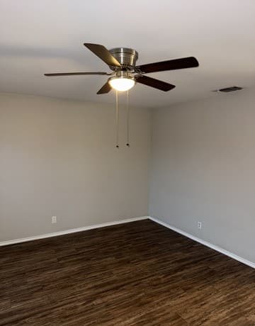 3-bedroom rental at 206 Balboa in Universal City, TX — photo 3