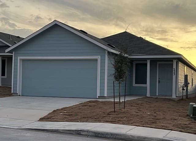 4-bedroom rental at 523 Layne Overlook in San Antonio, TX — photo 2