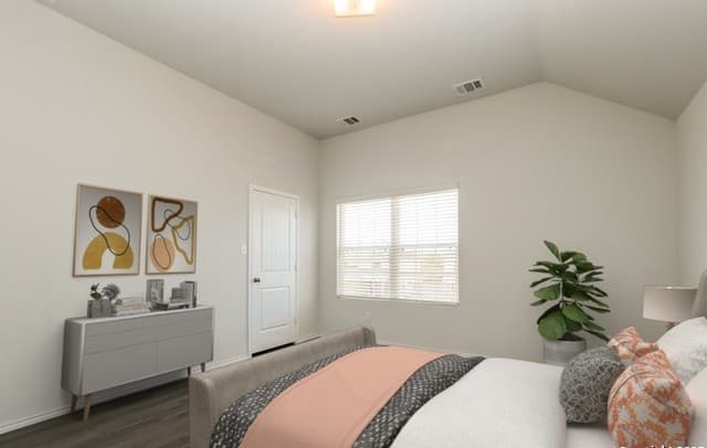 3-bedroom rental at 4815 War Horse in San Antonio, TX — photo 4