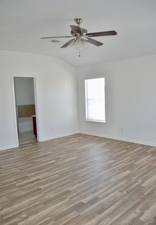 4-bedroom rental at 7123 Hallie in San Antonio, TX — photo 5