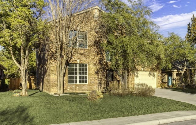 4-bedroom rental at 26030 Indian in San Antonio, TX — photo 4