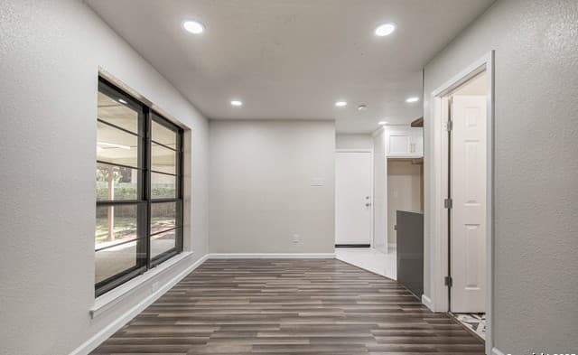 3-bedroom rental at 9223 Ridgeland in San Antonio, TX — photo 4