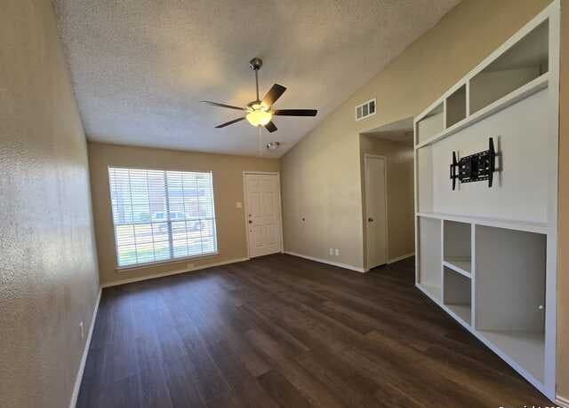 3-bedroom rental at 9140 Timber Path Unit 2702 in San Antonio, TX — photo 4