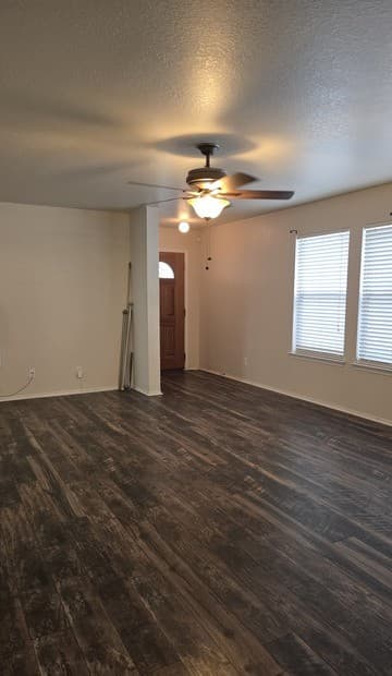 3-bedroom rental at 6123 Ironmill in Converse, TX — photo 2