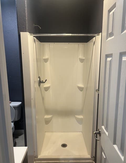 1-bedroom rental at 1750 W Craig Pl in San Antonio, TX — photo 3